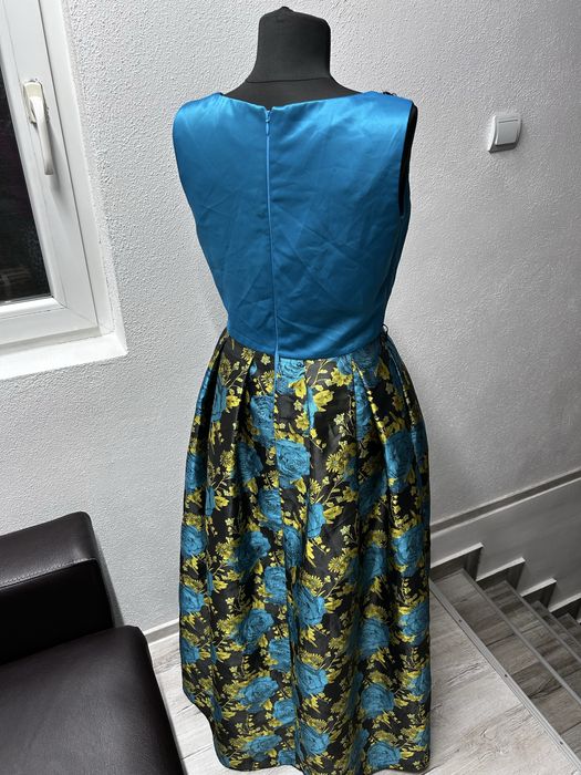 Rochie eleganta fabricata in Romania