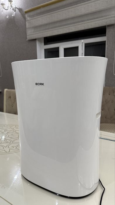 Продам Воздухоочиститель Bork A704