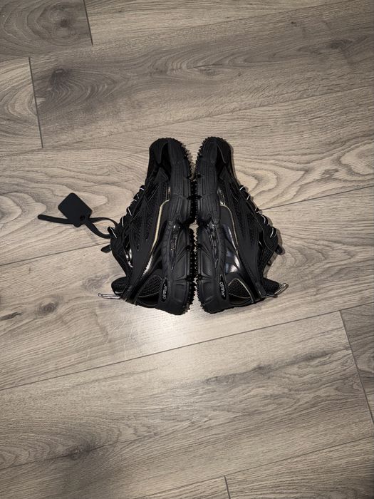 Off White Be Right Back