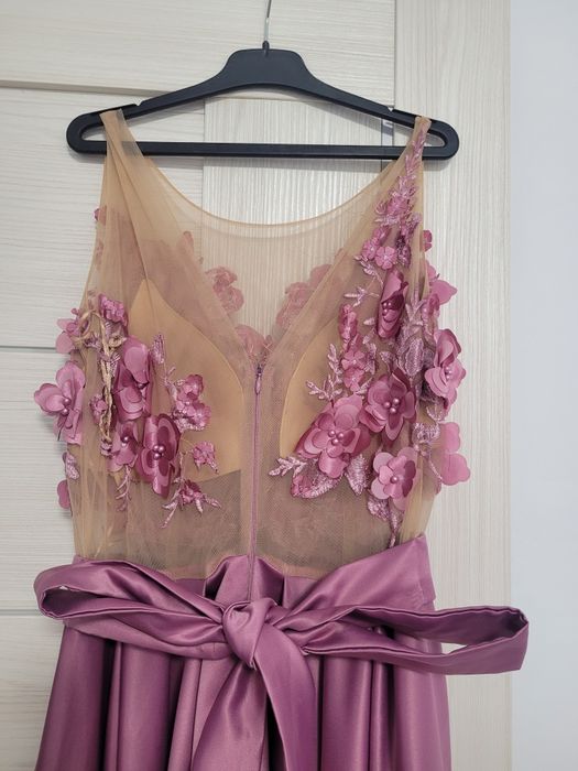 Rochie elegantă cu flori 3D