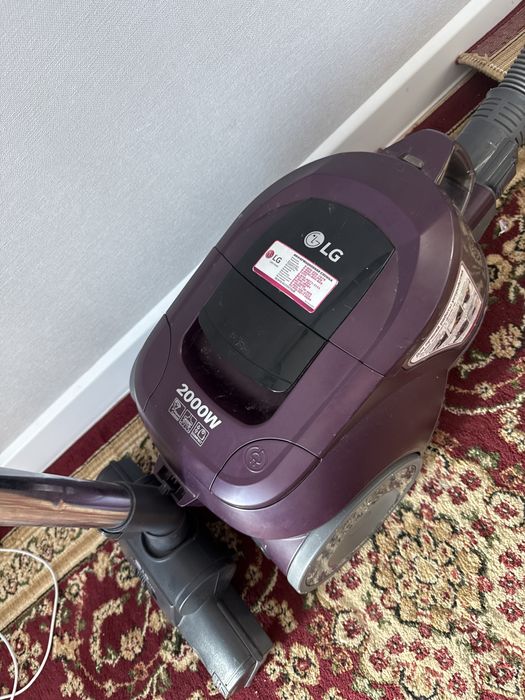 Пылесос LG б/у 2000w