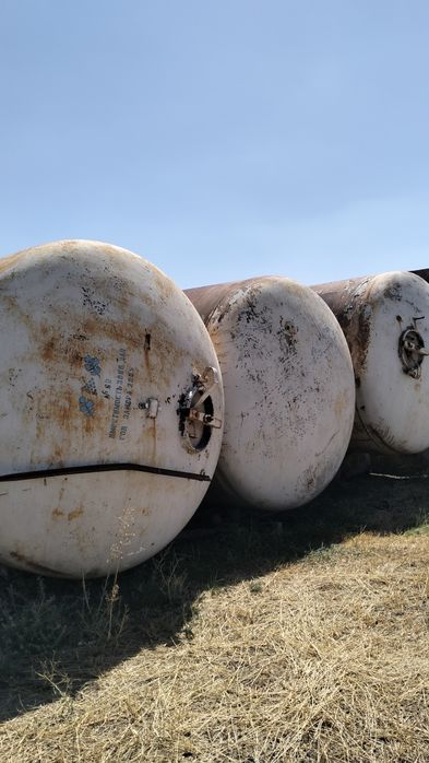 Емкаст Бочки Цестерны 28 куб эмаль