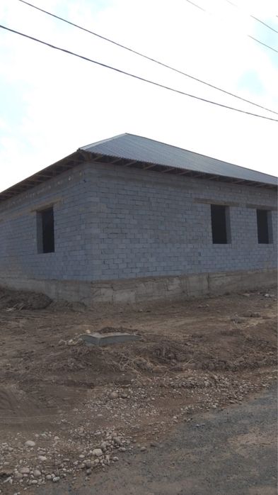 5ти комнатный недостроенный дом