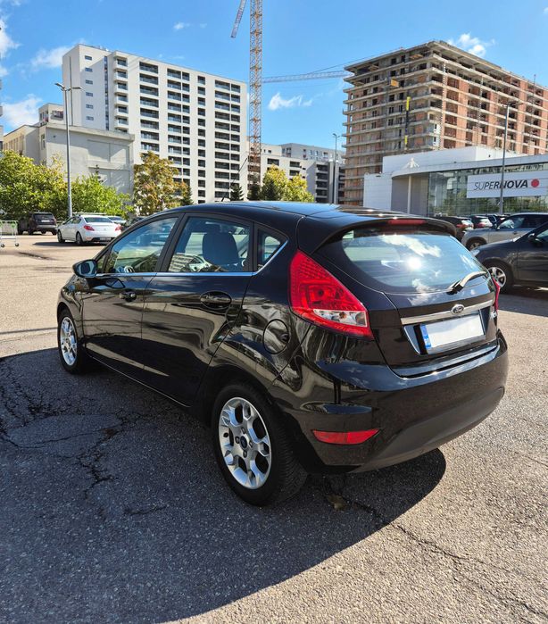 Maşină de închiriat / Inchirieri auto Bucureşti/ Rent a Car