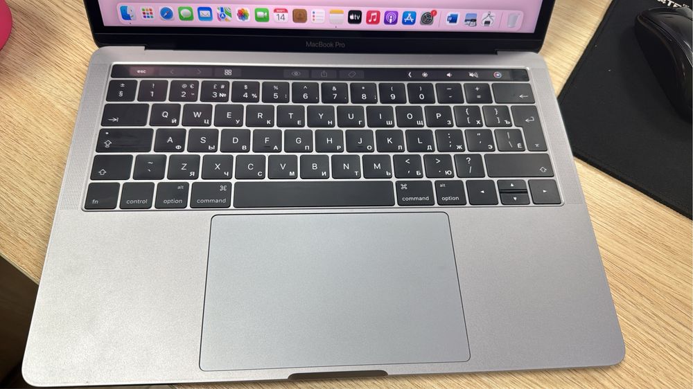 Продам MacBook 13pro, 2016 с Touch Bar