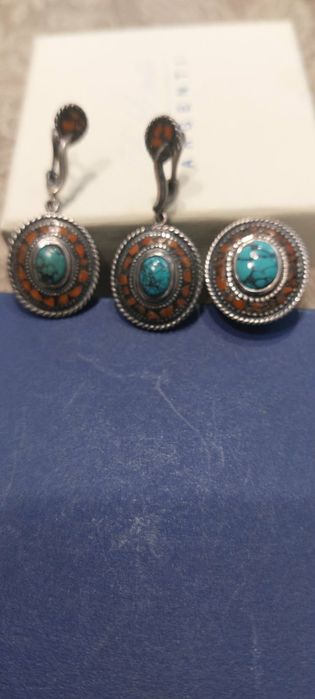 Продавам старинни бижута