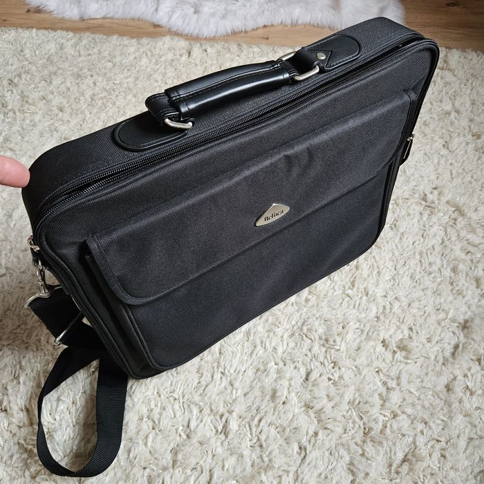 Geanta laptop 19 " noua