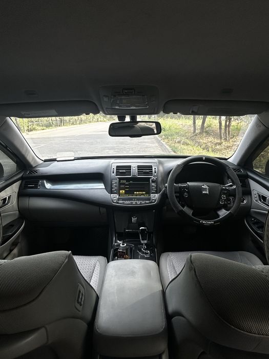 Toyota Crown 2010