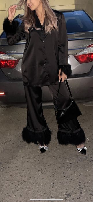 Костюм с перьями