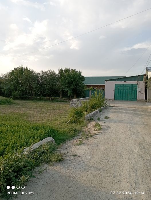 Срочно,,!Ховли сотилади иккита оила яшаши ун мулжалланган. Варианлар