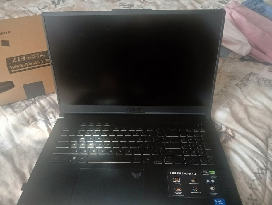 Laptop tuf gaming f17  nou folosit vor 10 ore maxim