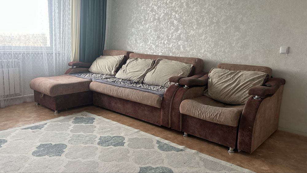 Срочно продается диван+кресло
