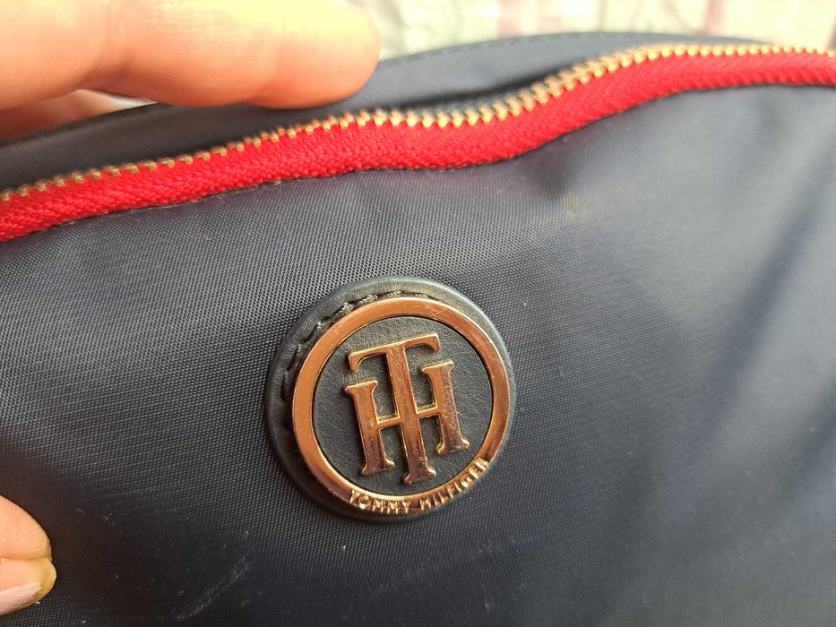 дамска чанта,Tommy Hilfiger,малка синя чантичка