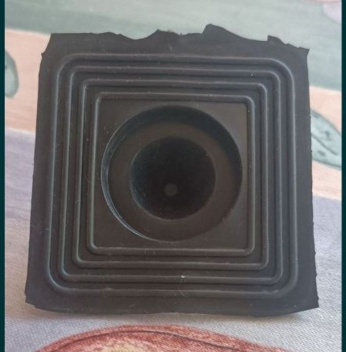 Manson de etansare pentru strapungeri de teava prin acoperis