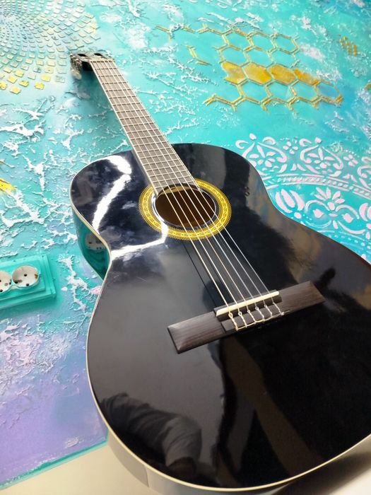 Гитара в отличном состоянии, почти новая