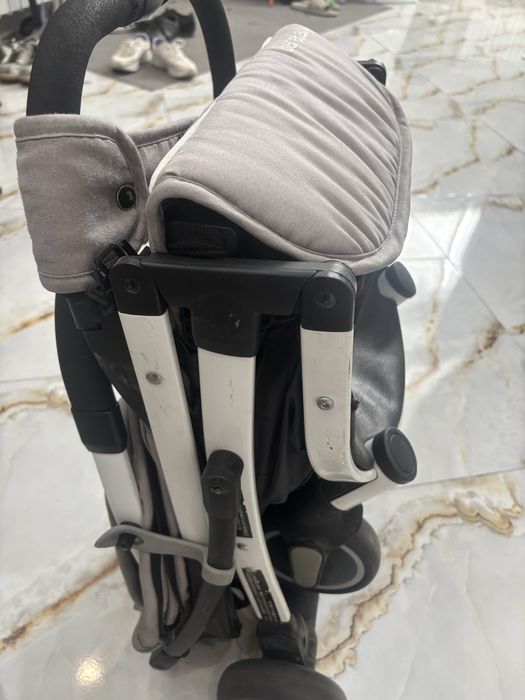 Продам коляску BeneBaby