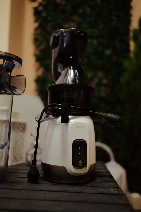 Сокоизтисквачка машина за фреш