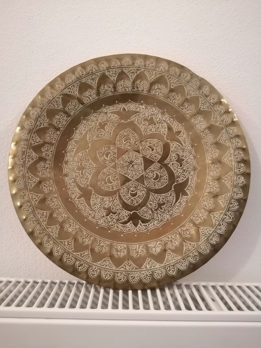 Tavă gravată manual