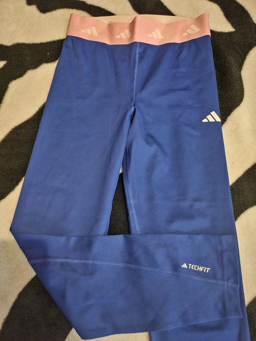Клин adidas Techfit