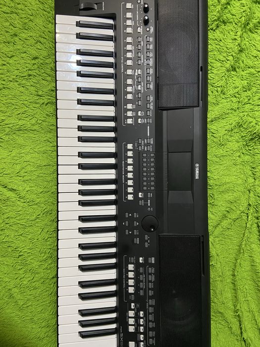 Продам синтезатор