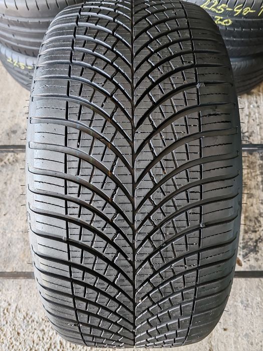 1 anvelopa 245 35 20