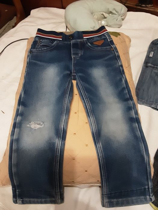 Джинсы на мальчика  трёх лет