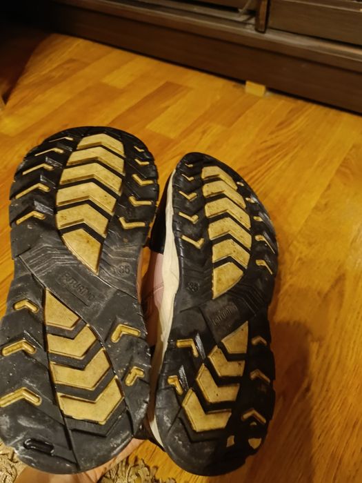 Ботинки для девочки Futurino 35 р