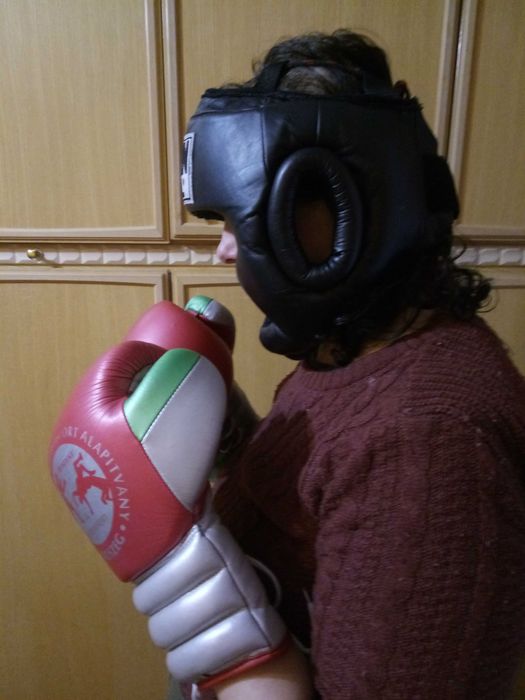 Echipament box - casca protectie si manusi