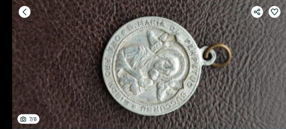 Insigne , medalioane , brelocuri , poetcarduri  vintage