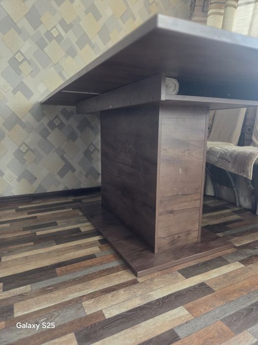 Стол  обеденный б/у