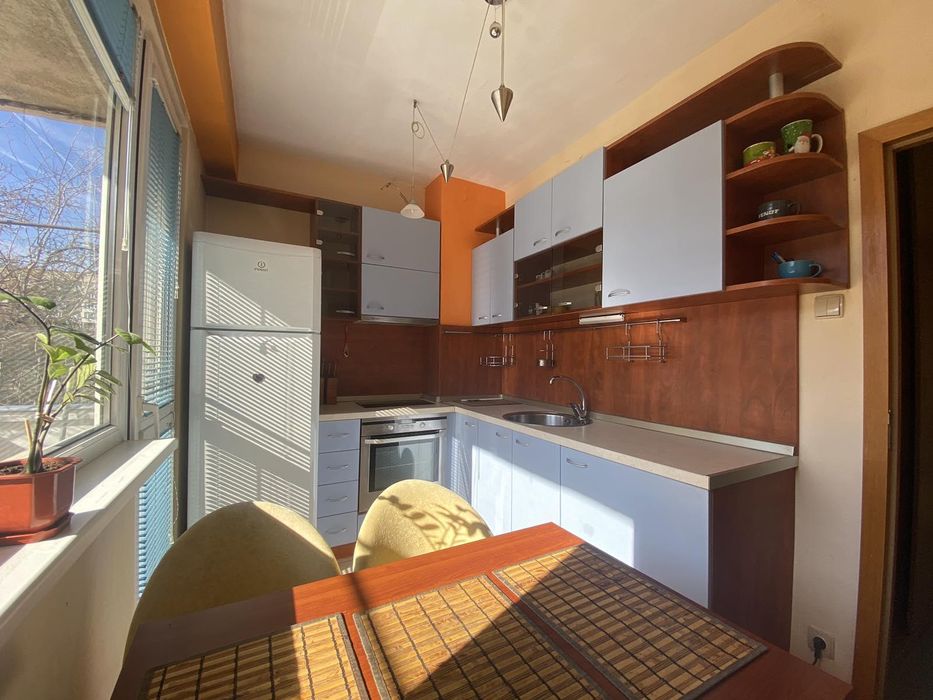 Дава се под наем Двустаен апартамент в София, Мусагеница - 60 кв.м за 600 € - Снимка #2