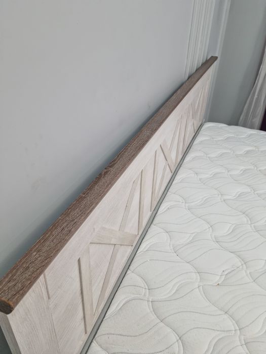 Продаю двуспальную кровать