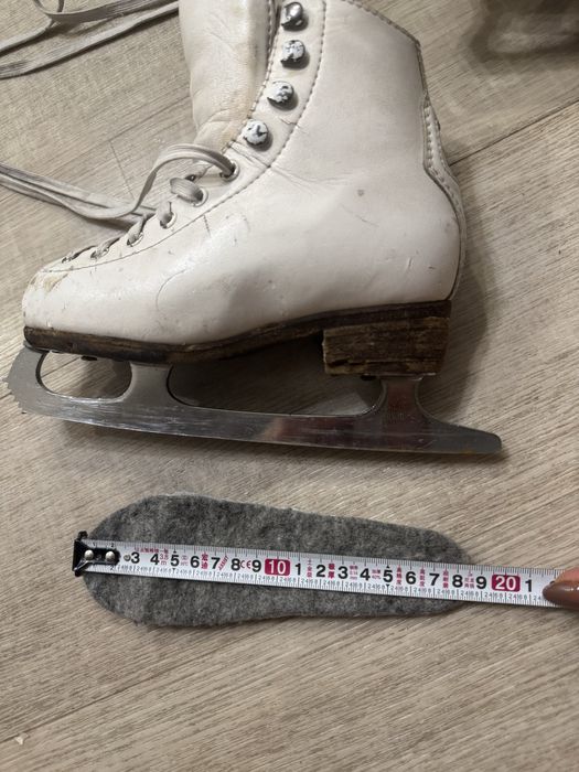 Продаю коньки WIFA