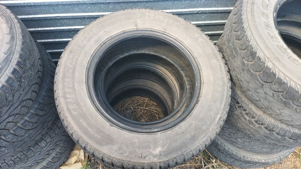 Продам 3 комплекта резины