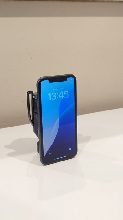 Iphone 11 64 GB.