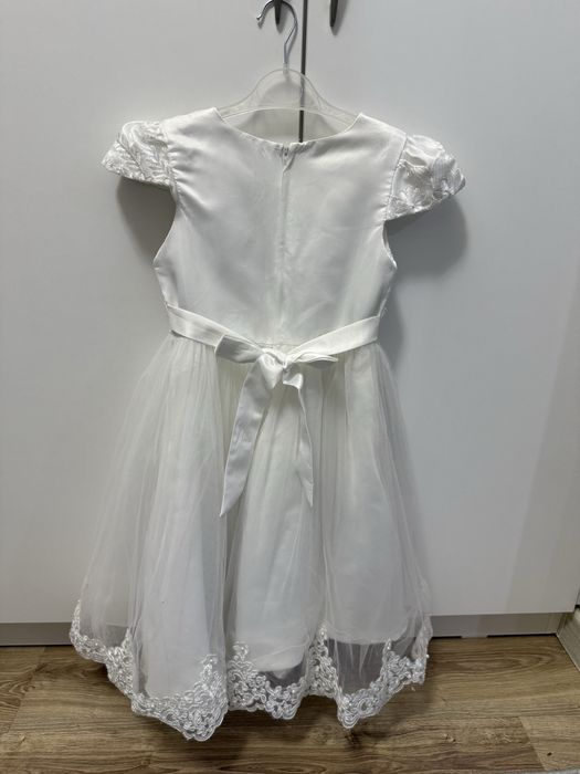 Нарядное платье для девочки