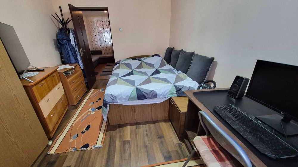 Apartament 3 camere decomandat in Onesti, zona de sus.