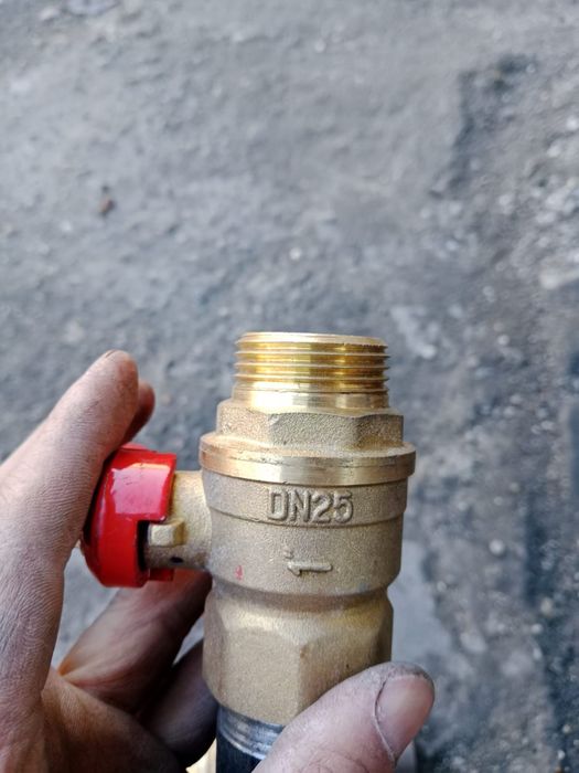 Продам краны d25