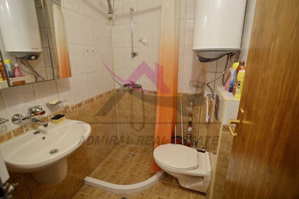 Атрактивен двустаен -Лятно кино