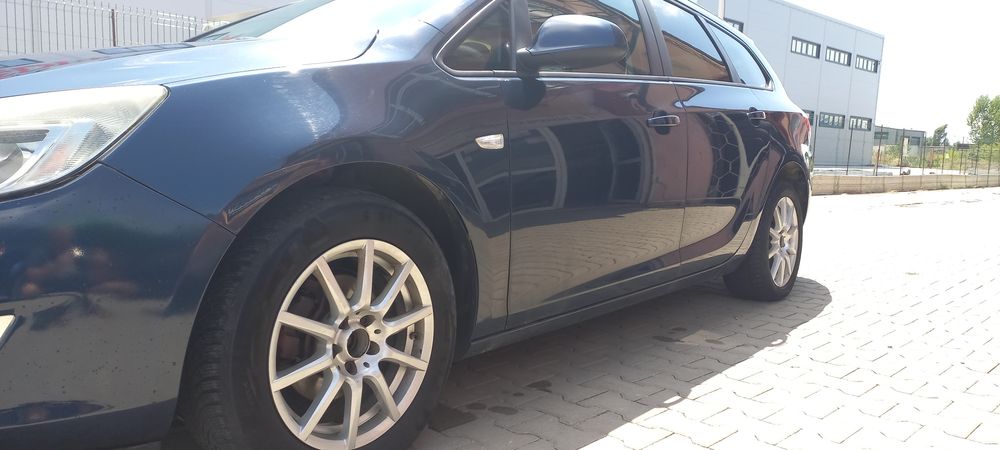 Vând Astra J Sport Tourer EcoFlex