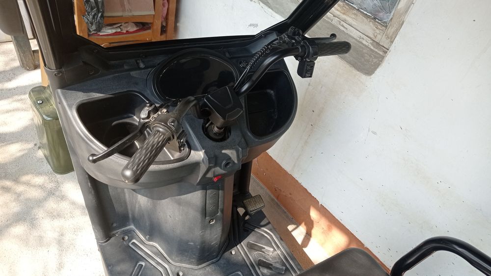 Электроскутер сотилади срочно Электроскутер продаётся