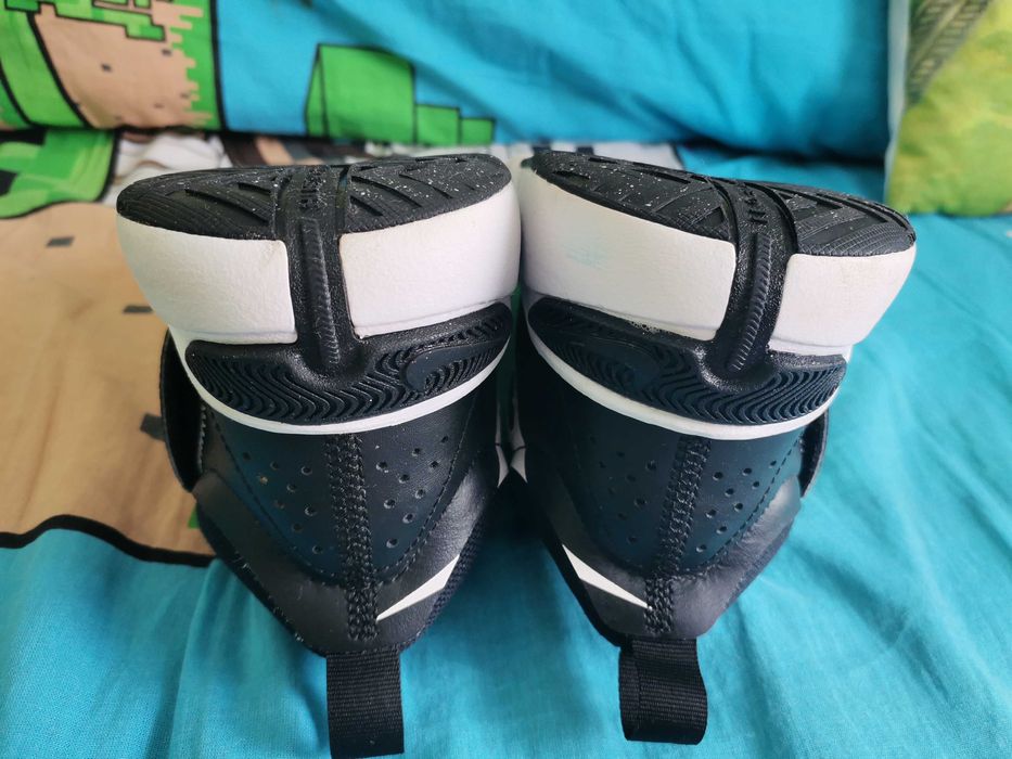 Bascheți Nike 38
