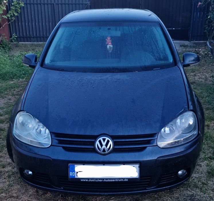 Vând Volkswagen Golf 5 1.6 mpi
