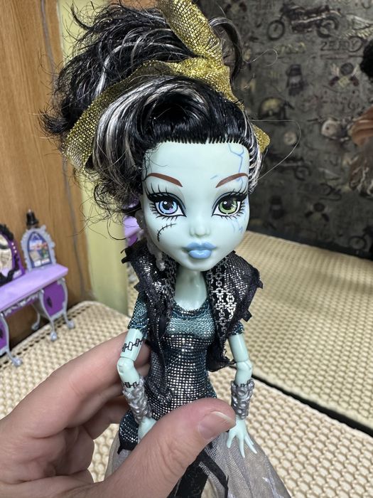 Продам куплу монстр  хай!