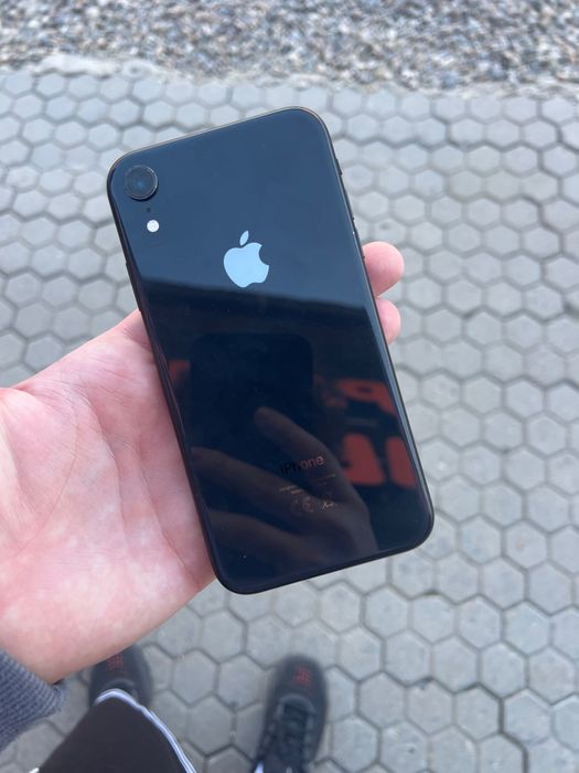 Продам Iphone XR