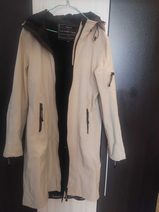 Маркови водоустойчиви дълги якета и вълнени палта