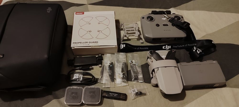 Дрон DJI Mini 2 Fly More Combo