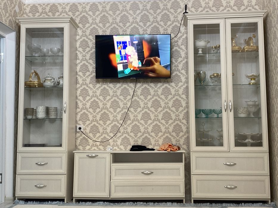 Стенка для гостиной для пасуды