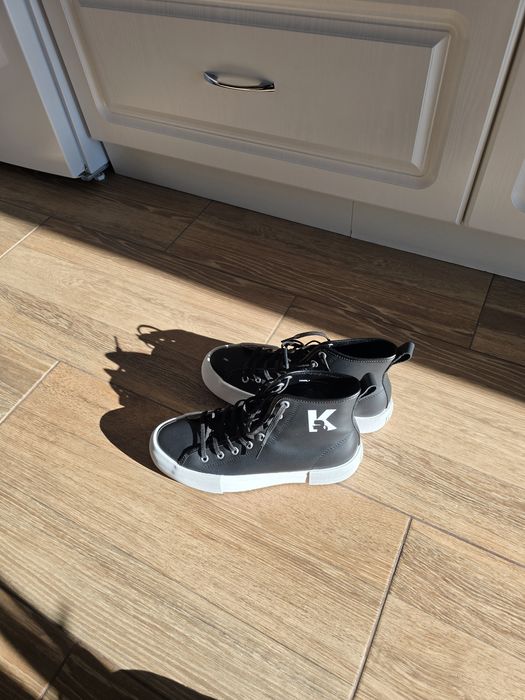 Vand ghete karl lagerfeld