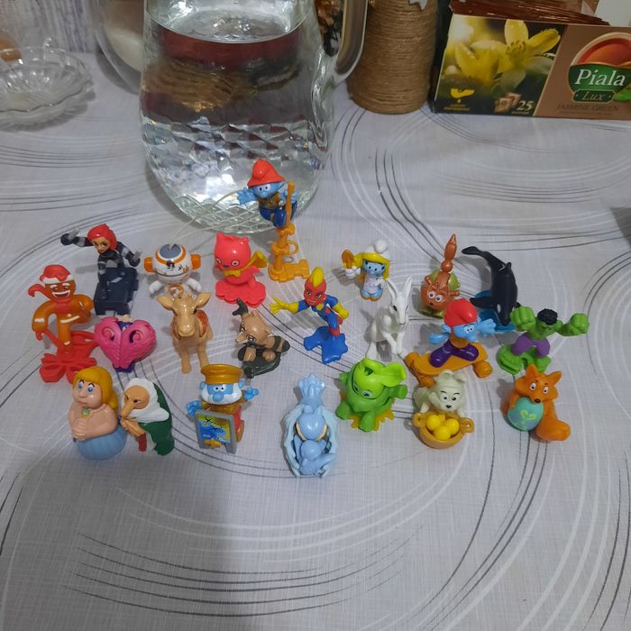 Продам Киндер игрушки